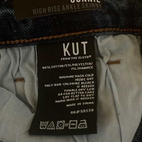 NEVER WORN Kut From The Kloth jeans! Skinny high ride distressed button front. - Picture 12 of 12